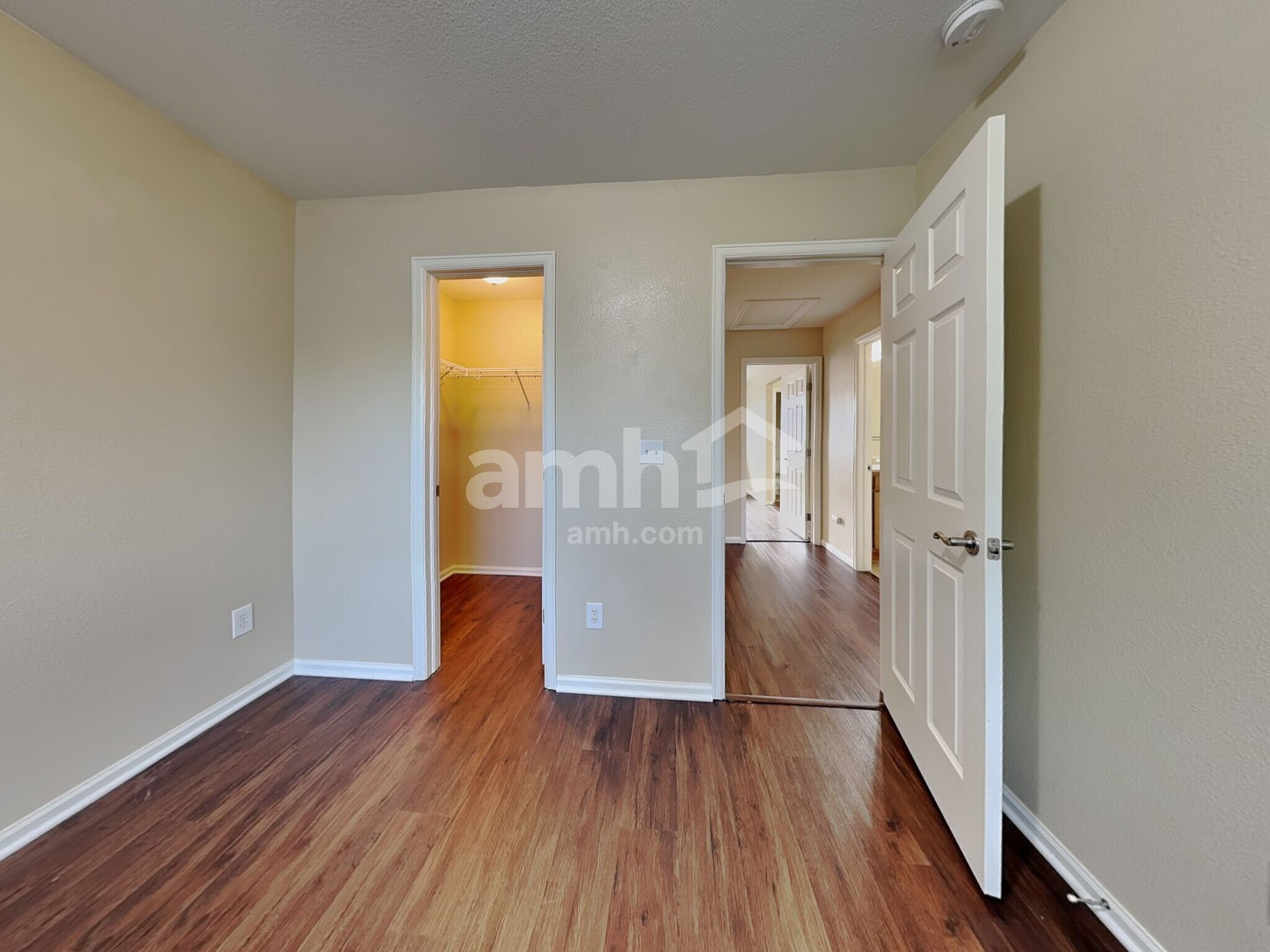 Building Photo - 469 Hayloft Way