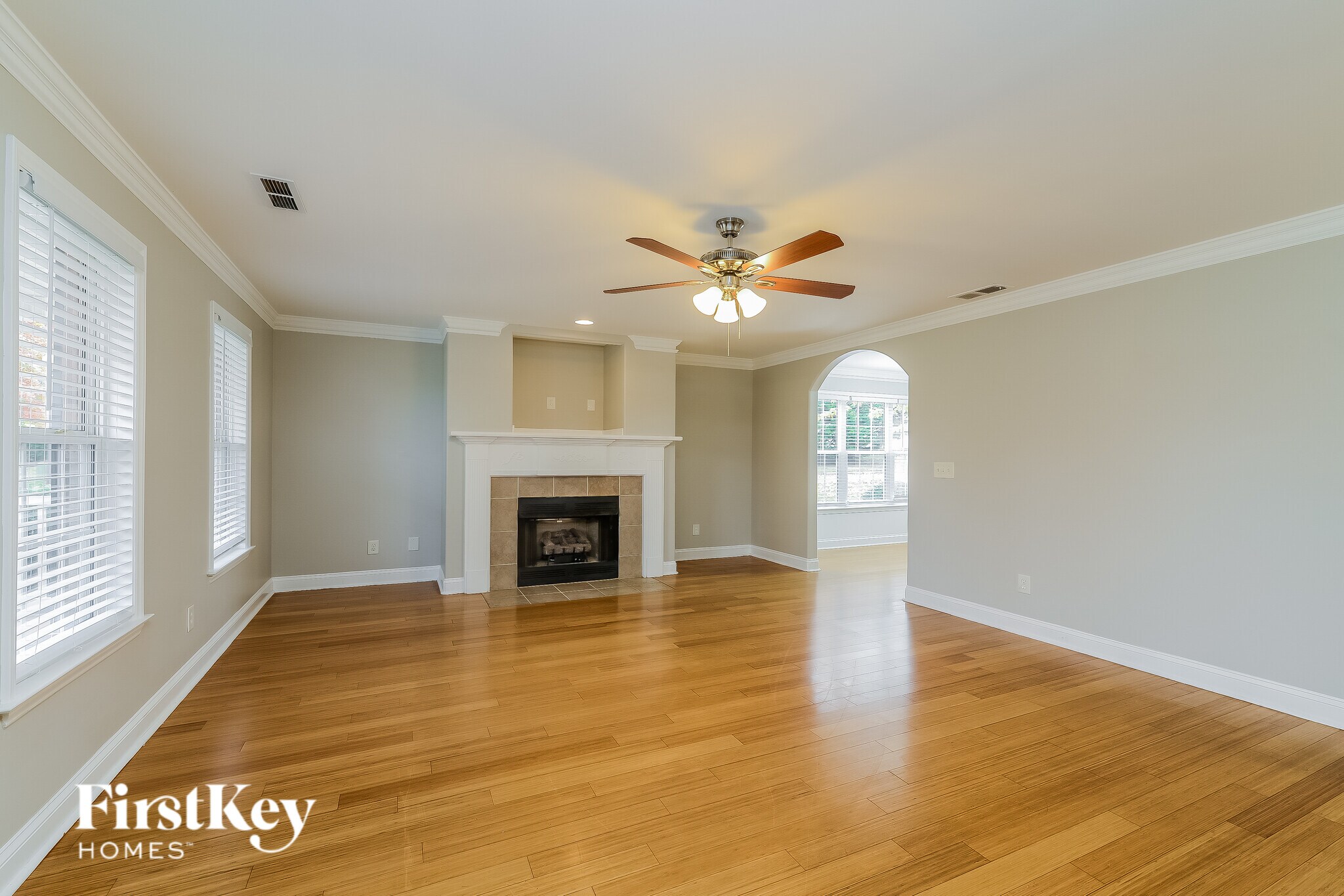 Building Photo - 5819 Willowdale Dr