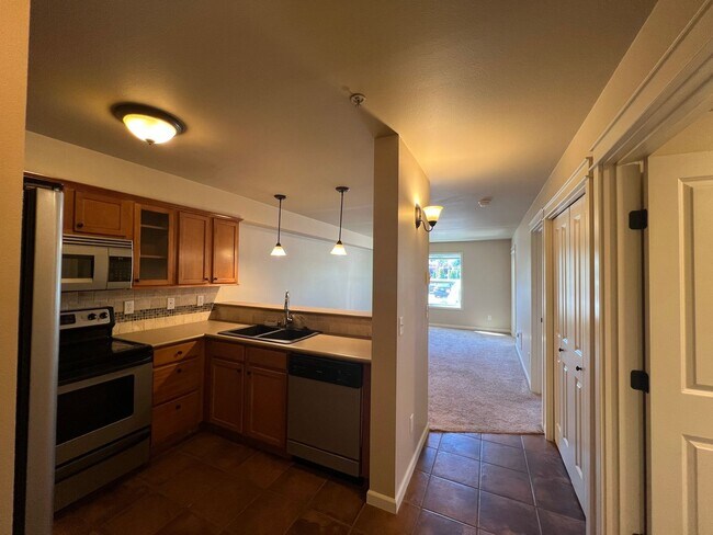 Building Photo - 1 Bedroom 1 Bath With Washer Dryer at Cypr...
