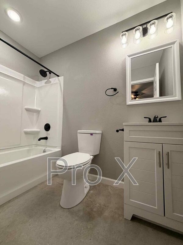 Building Photo - 1413 S Byers Ave