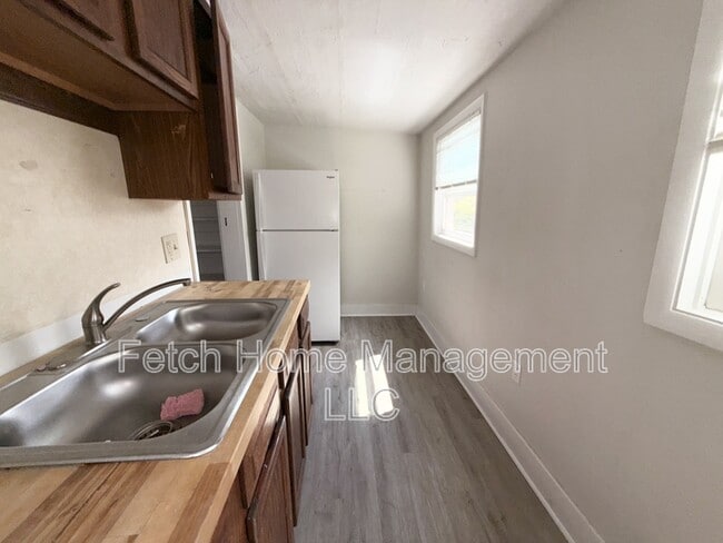 Building Photo - 243 S 10th St