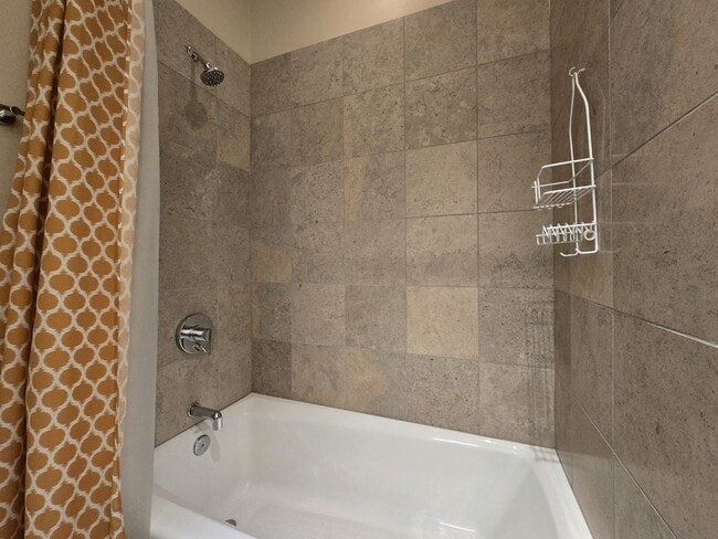 Building Photo - 927 Alto St