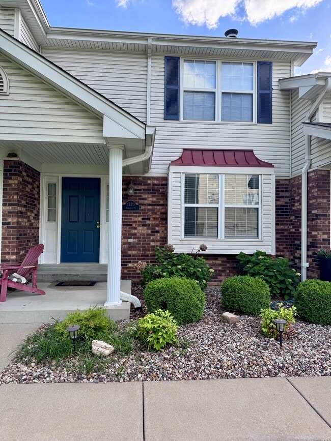 Building Photo - 1720 Azealea Ct