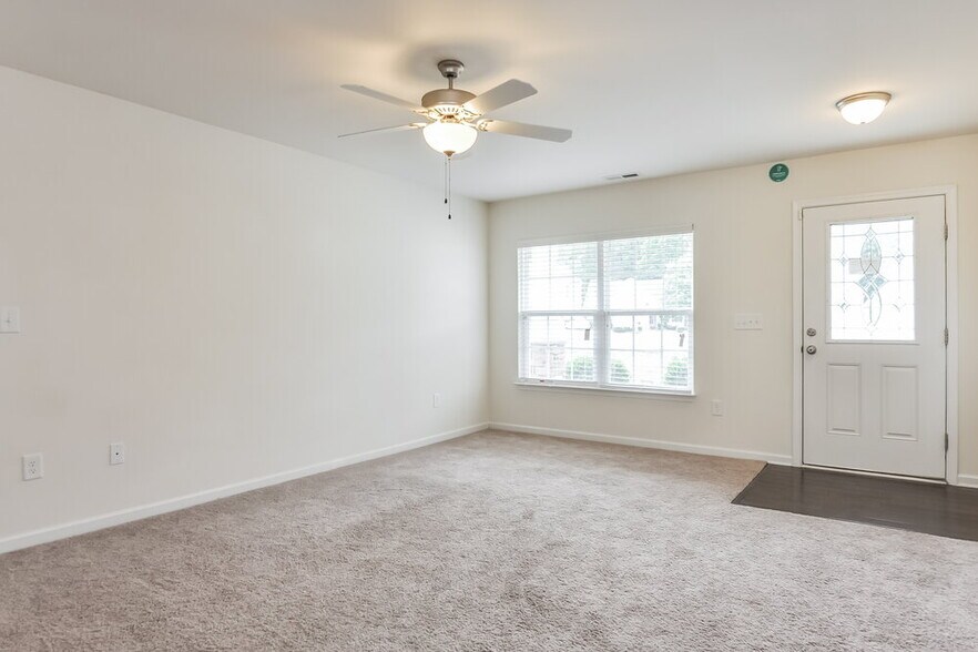 Building Photo - 4010 Watsonia Dr