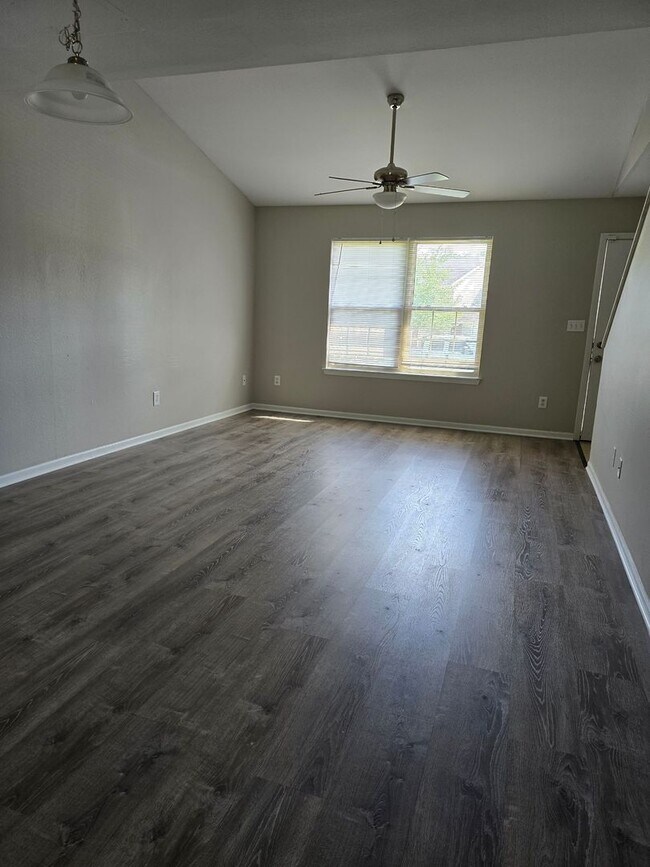 Building Photo - 1505-1507 Greensboro Dr