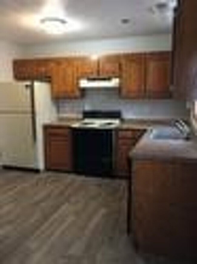 Building Photo - 405 Country Villa Ln