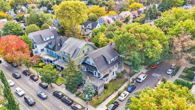 Building Photo - 1200 Beverley Rd