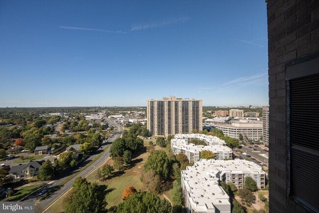 Building Photo - 5505 Seminary Rd