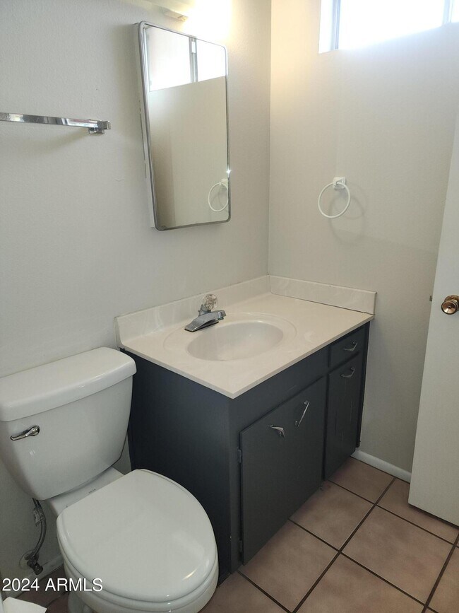 Building Photo - 8425 E Crestwood Way