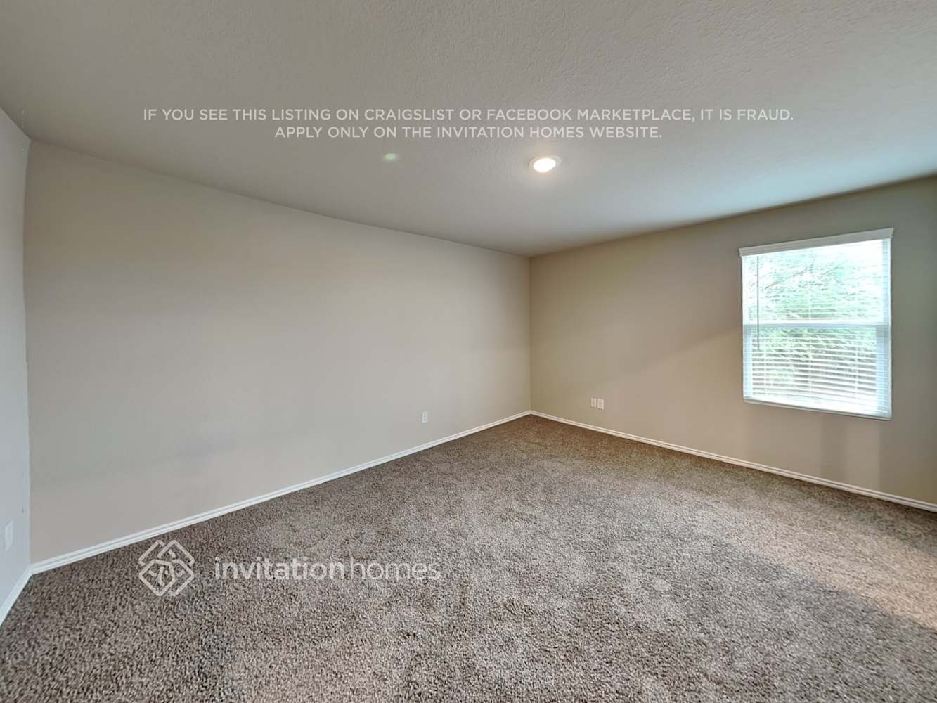 Building Photo - 7319 Avila Vis