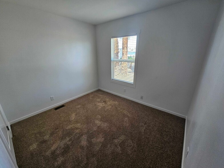 Building Photo - 2627 S Lamb Blvd