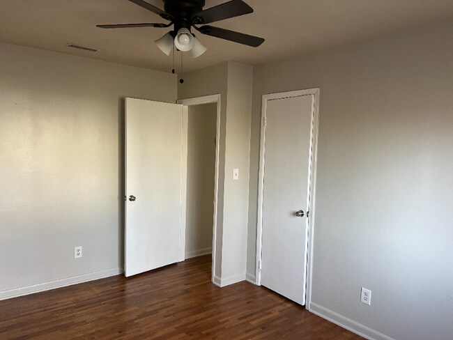 Building Photo - 1312 Hawkins St