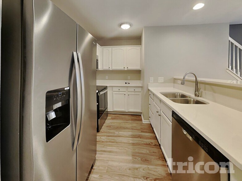 Building Photo - 843 Bitting Hall Cir