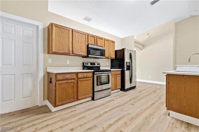 Building Photo - 1399 Shields St