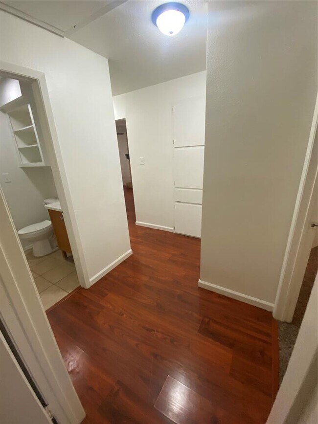 Building Photo - 1508 No Mor Cove
