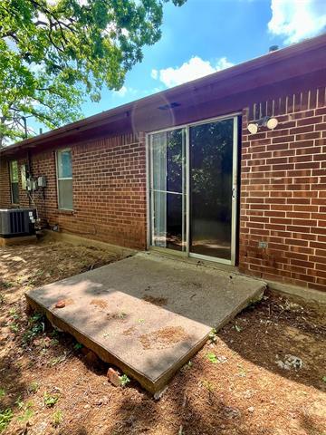 Building Photo - 5701 Willow Elm Dr