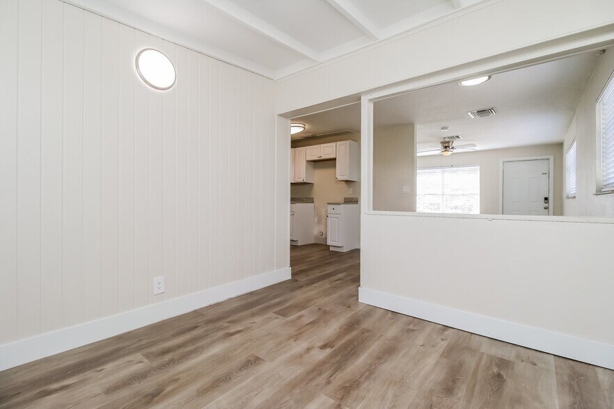 Building Photo - 5383 Eadie Pl