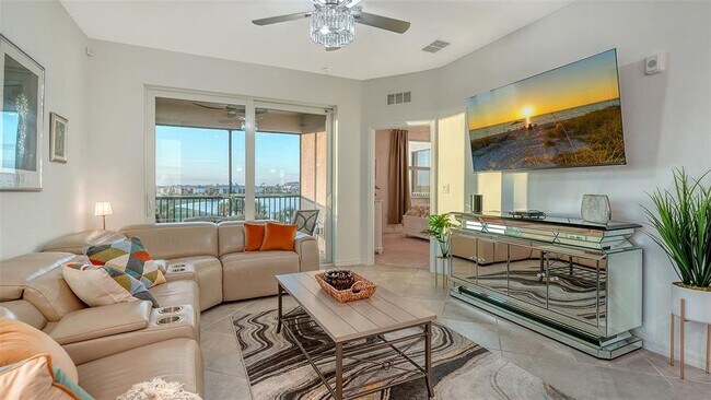 Building Photo - 12140 Wellen Golf St