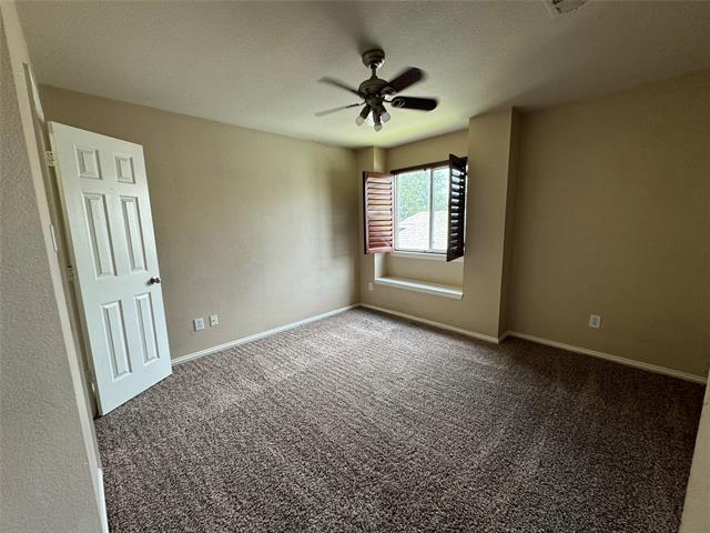Building Photo - 405 Creekside Dr