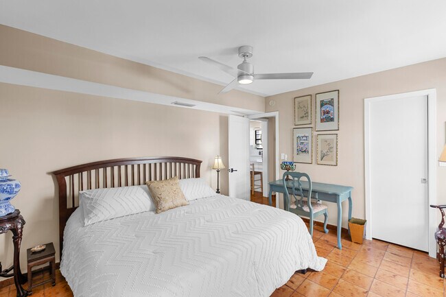 Building Photo - 3951 N Ocean Blvd