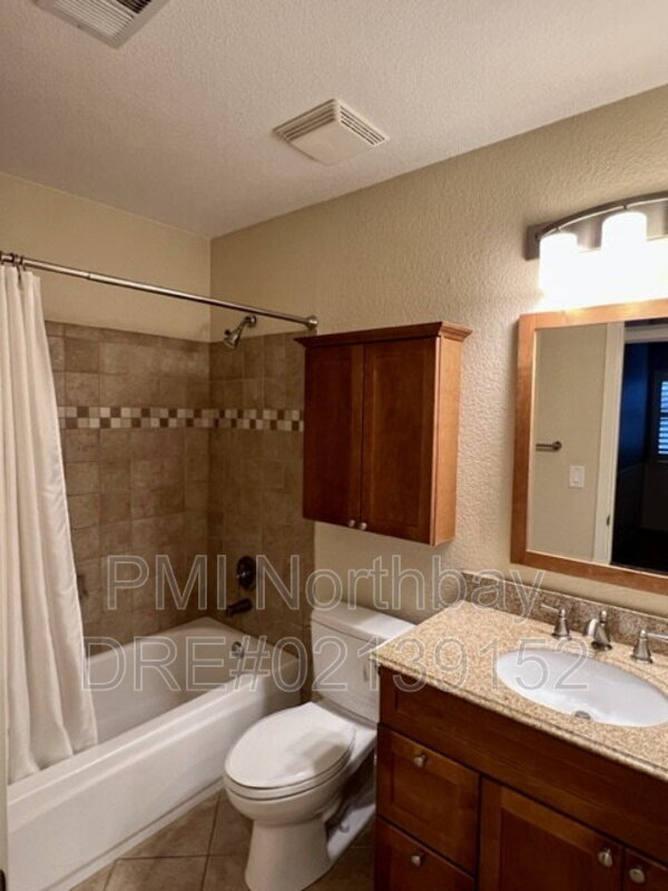 Building Photo - 1465 Wedgewood Ct