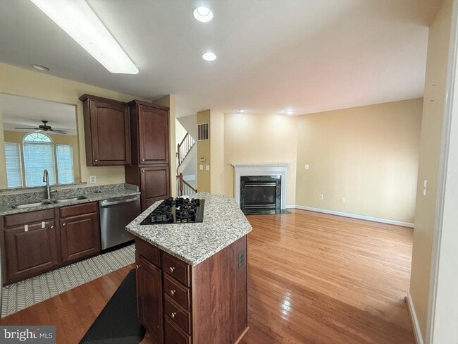 Building Photo - 4228 Lower Park Dr