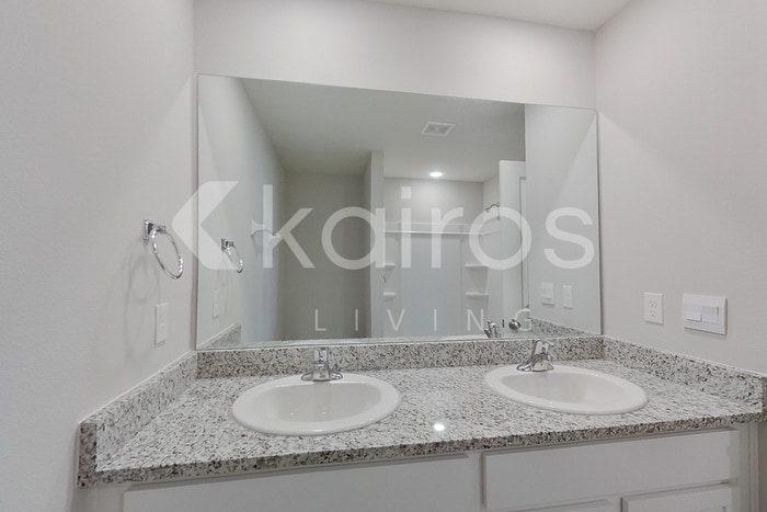 Building Photo - 8620 SW 43rd Ter