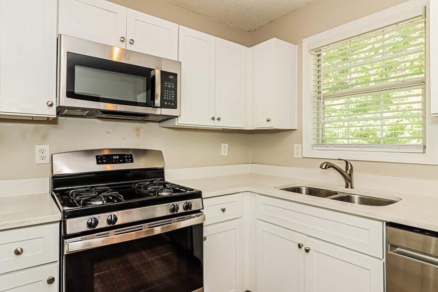 Building Photo - 428 Ivy Crest Dr