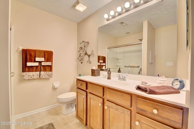 Building Photo - 9097 Royal Oak Ln