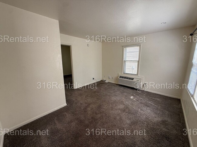 Building Photo - 847 S Terrace Dr