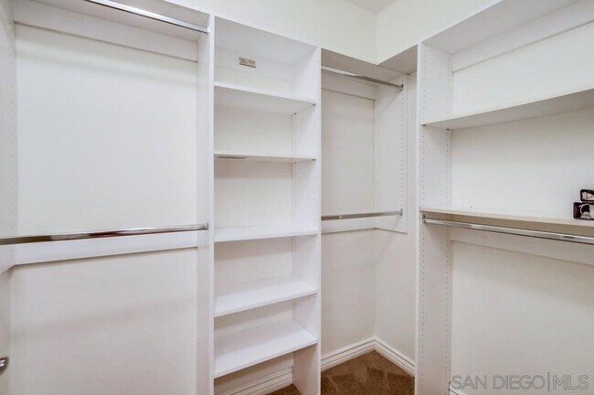 Building Photo - Luxury living in beautiful UTC, Spacious 2...