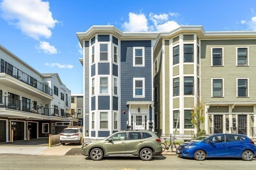 Building Photo - 19 Plymouth St