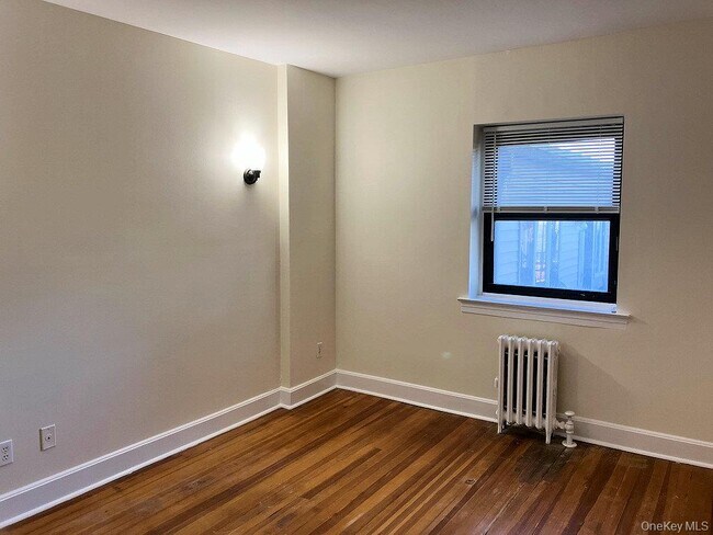 Building Photo - 240 Halstead Ave