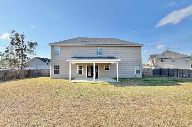 Building Photo - AVAILABLE NOW! (Small Pets Only)