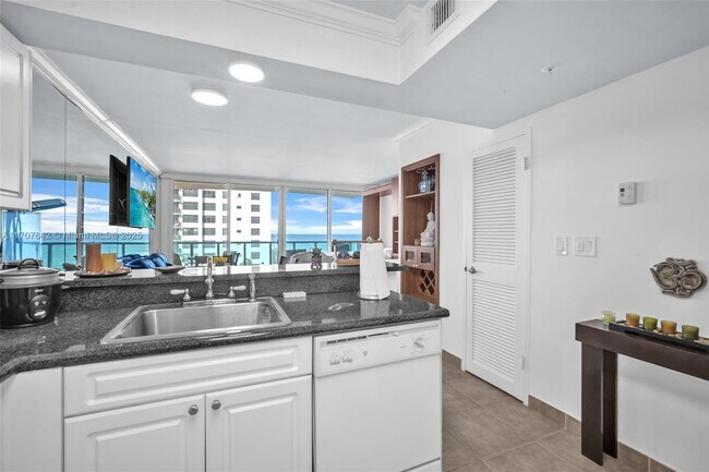 Building Photo - 2501 S Ocean Dr