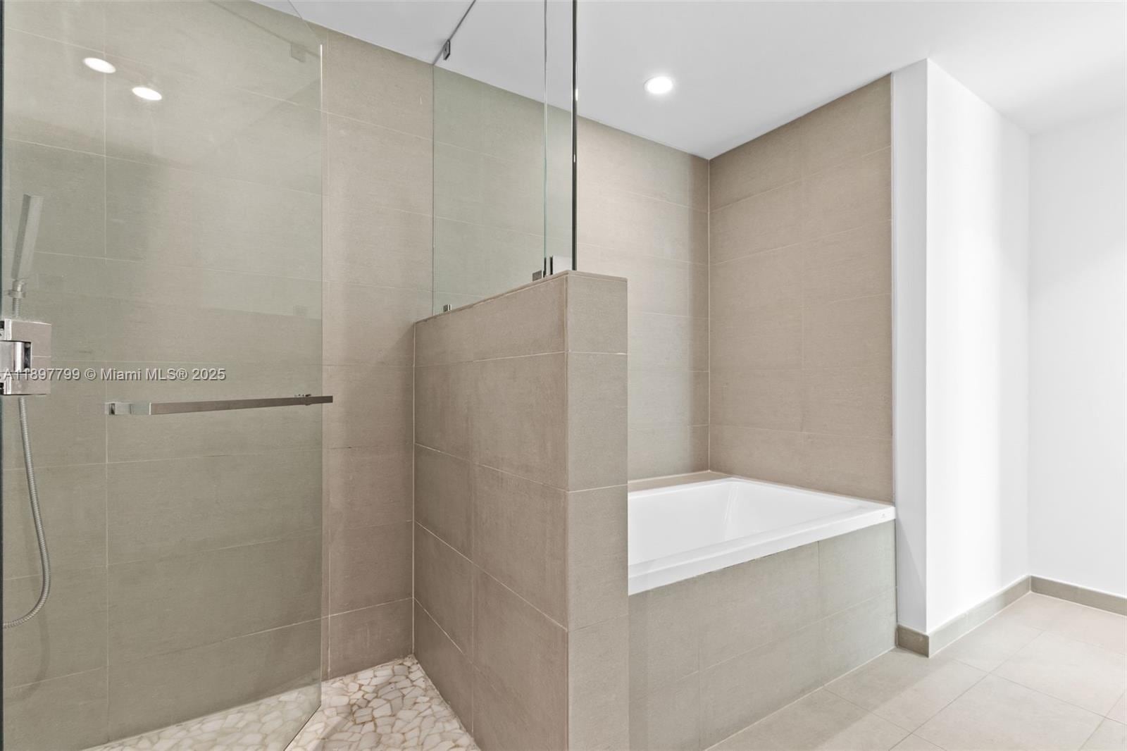 Building Photo - 1080 Brickell Ave