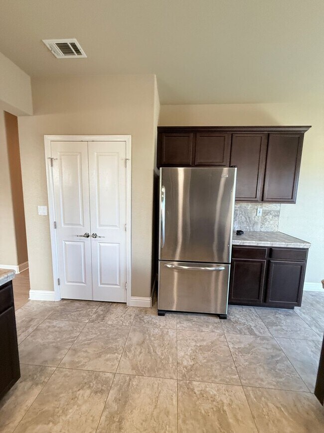 Building Photo - Newer Single Story Home in The Stone Gate ...
