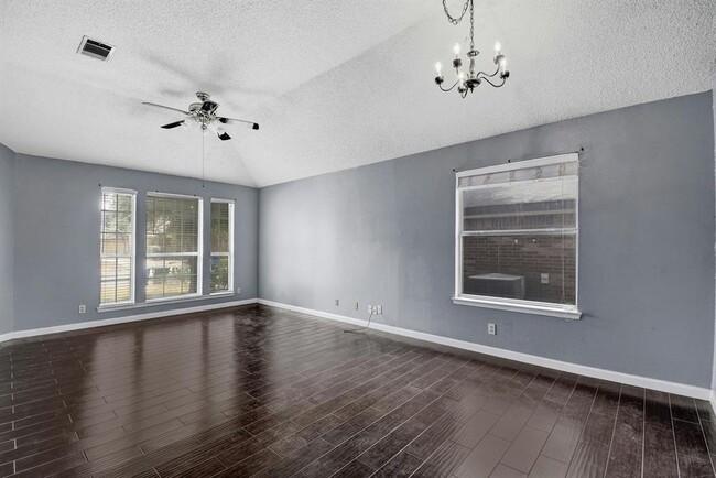 Building Photo - 16908 Ardisia Dr