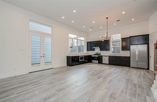 Building Photo - 8930 Spring Knoll Forest Dr