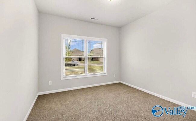 Building Photo - 203 Portrait St