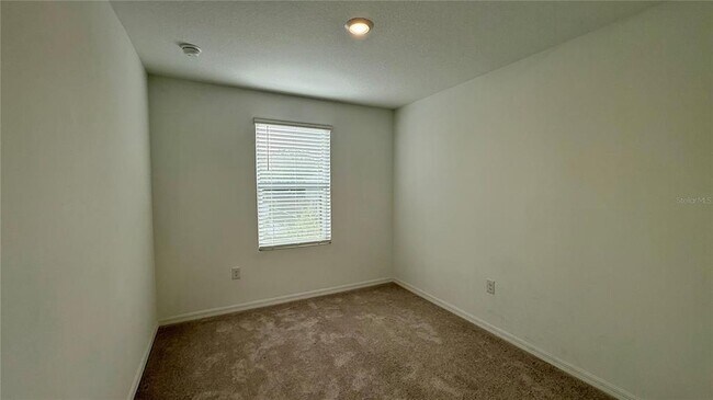 Building Photo - 3006 Canary Ave