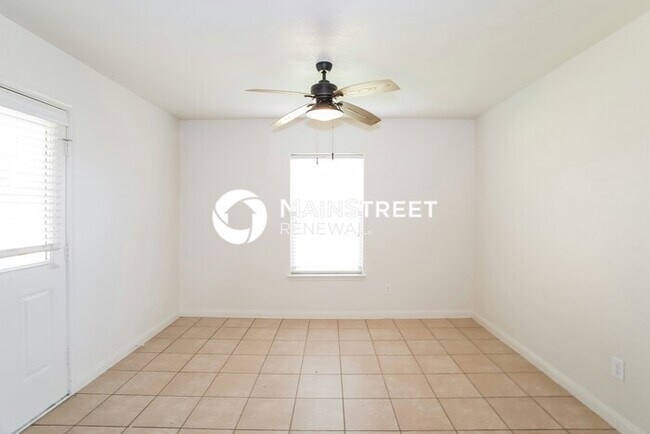 Building Photo - 4 Bedroom Pet-Friendly Home in NEWARK, TX with Main Street Renewal