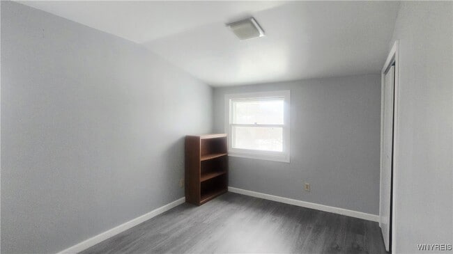 Building Photo - 359 Wrexham Ct N