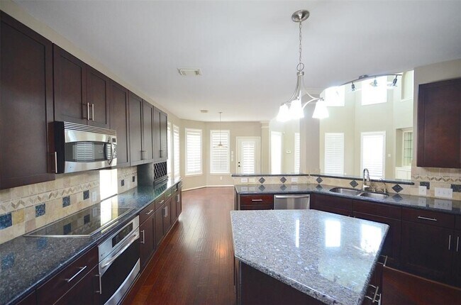 Building Photo - 5802 Sage River Ct