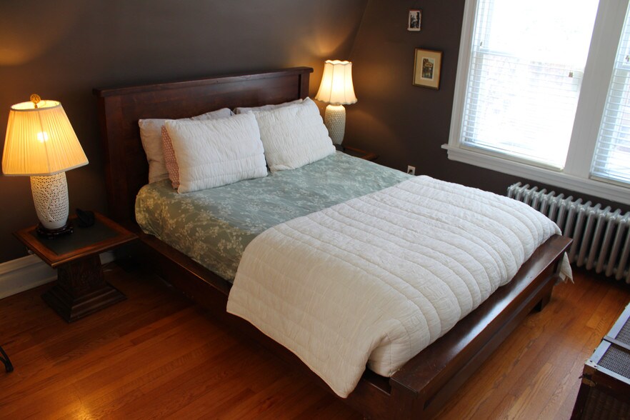 Building Photo - 4903 N Hoyne Ave