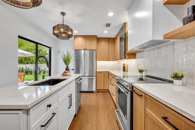 Building Photo - Beautiful Winter Park home