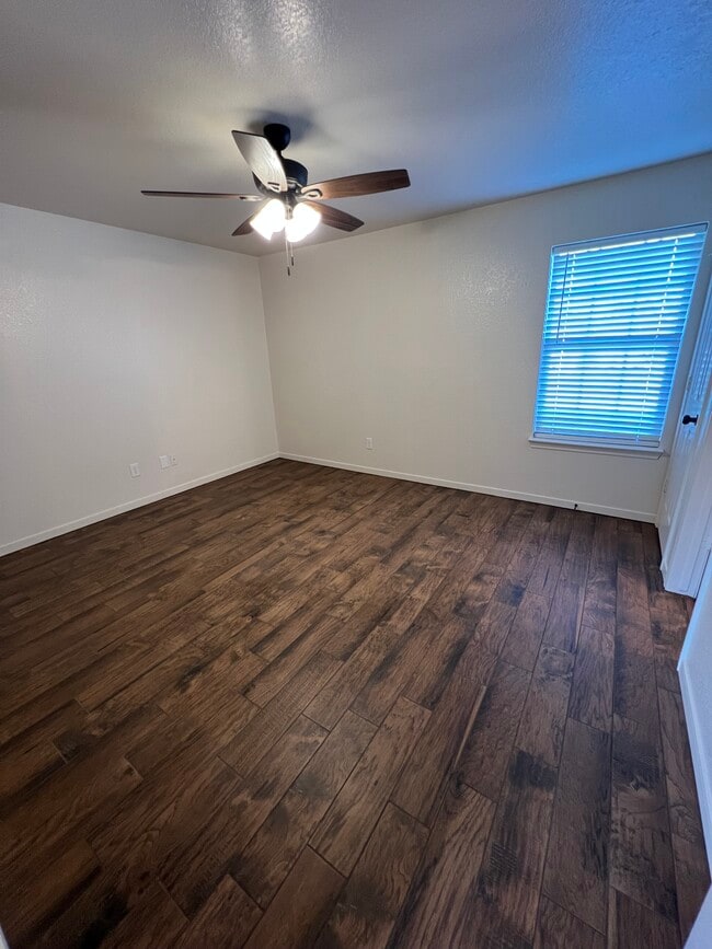 Building Photo - 250 Betty Jane Ln