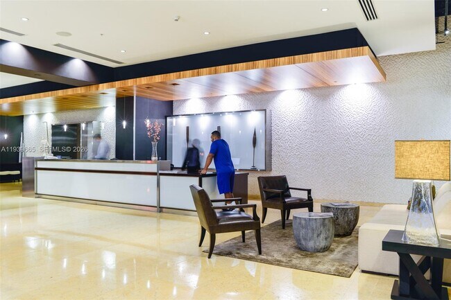 Building Photo - 60 SW 13th St