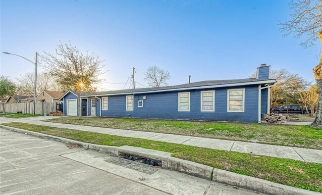 Building Photo - 11730 Rubenstein St