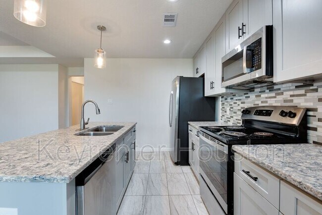 Building Photo - 5405 Groveton St
